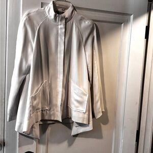 Winter white jacket with slottedsides